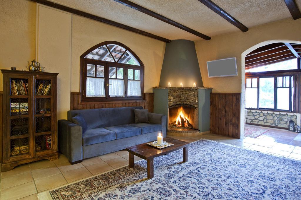 Guest House Fanaras Kalavryta Extérieur photo